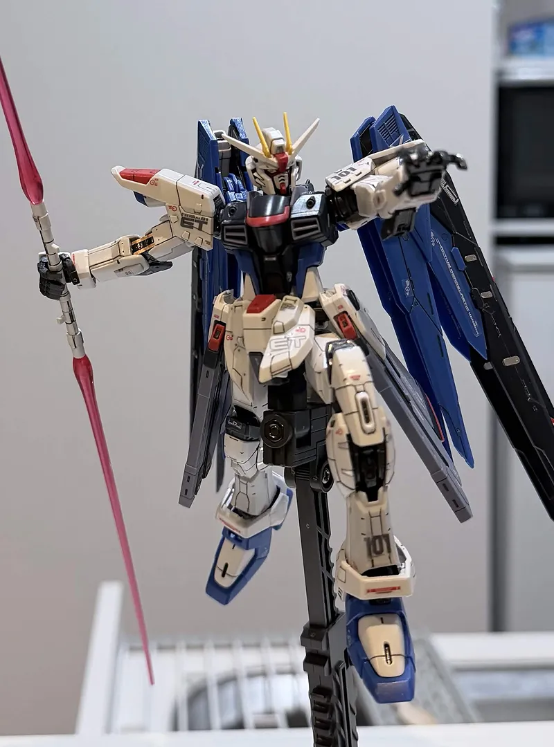 サーベル持たせてもかっこいい